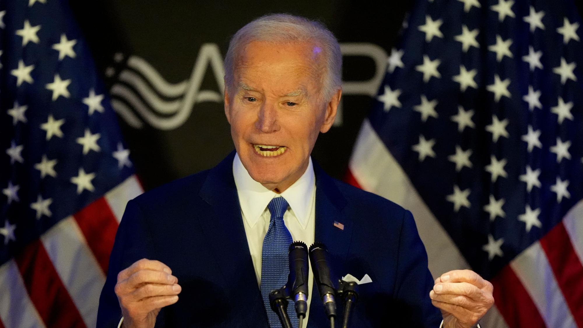 dpatopbilder - 15.04.2025, USA, Chicago: Der ehemalige US-Präsident Joe Biden spricht auf der Konferenz der Organisation Advocates, Counselors, and Representatives for the Disabled (ACRD). Foto: Nam Y. Huh/AP/dpa +++ dpa-Bildfunk +++