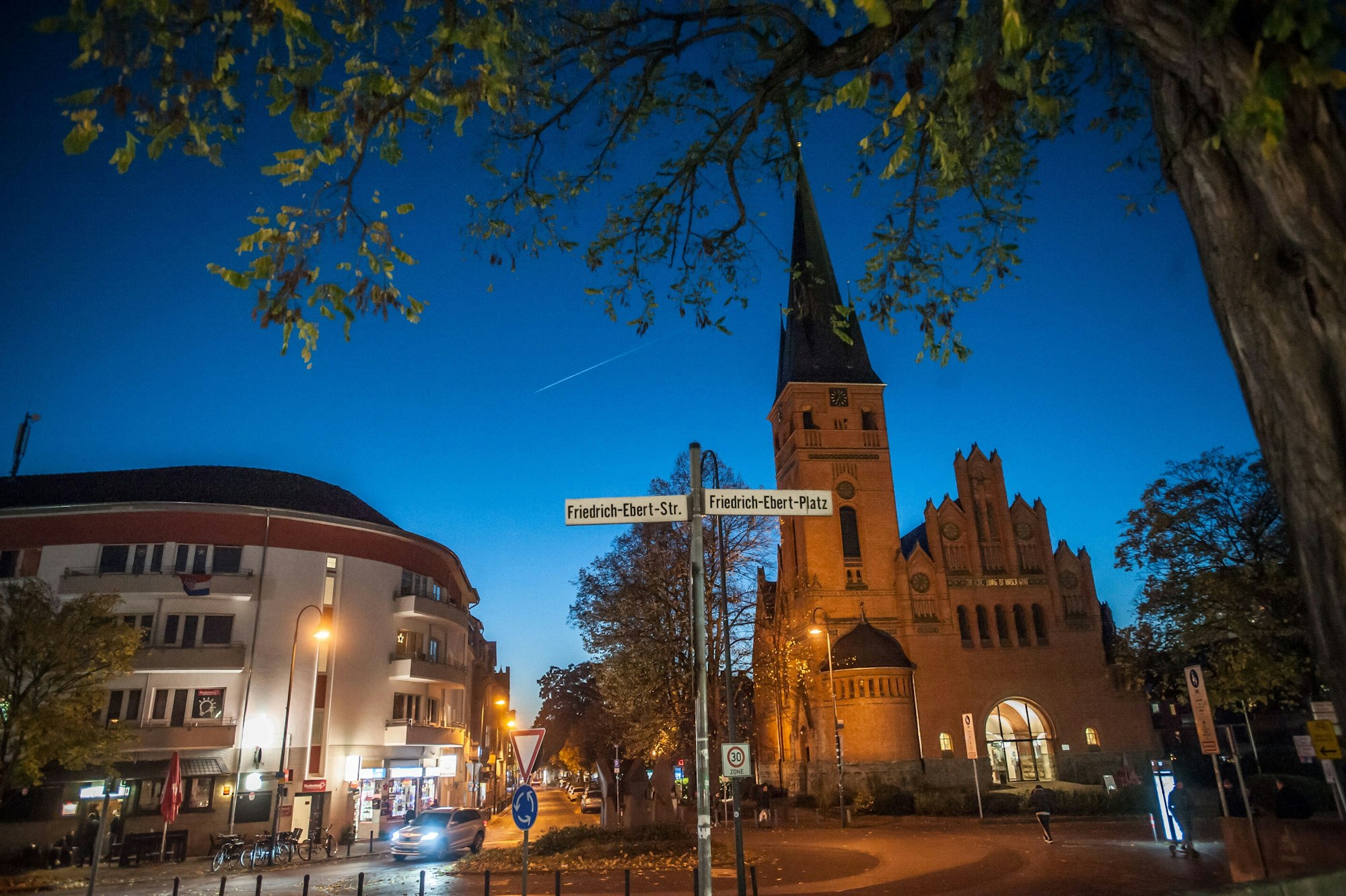 Die Christuskirche am Friedrich-Ebert-Platz.