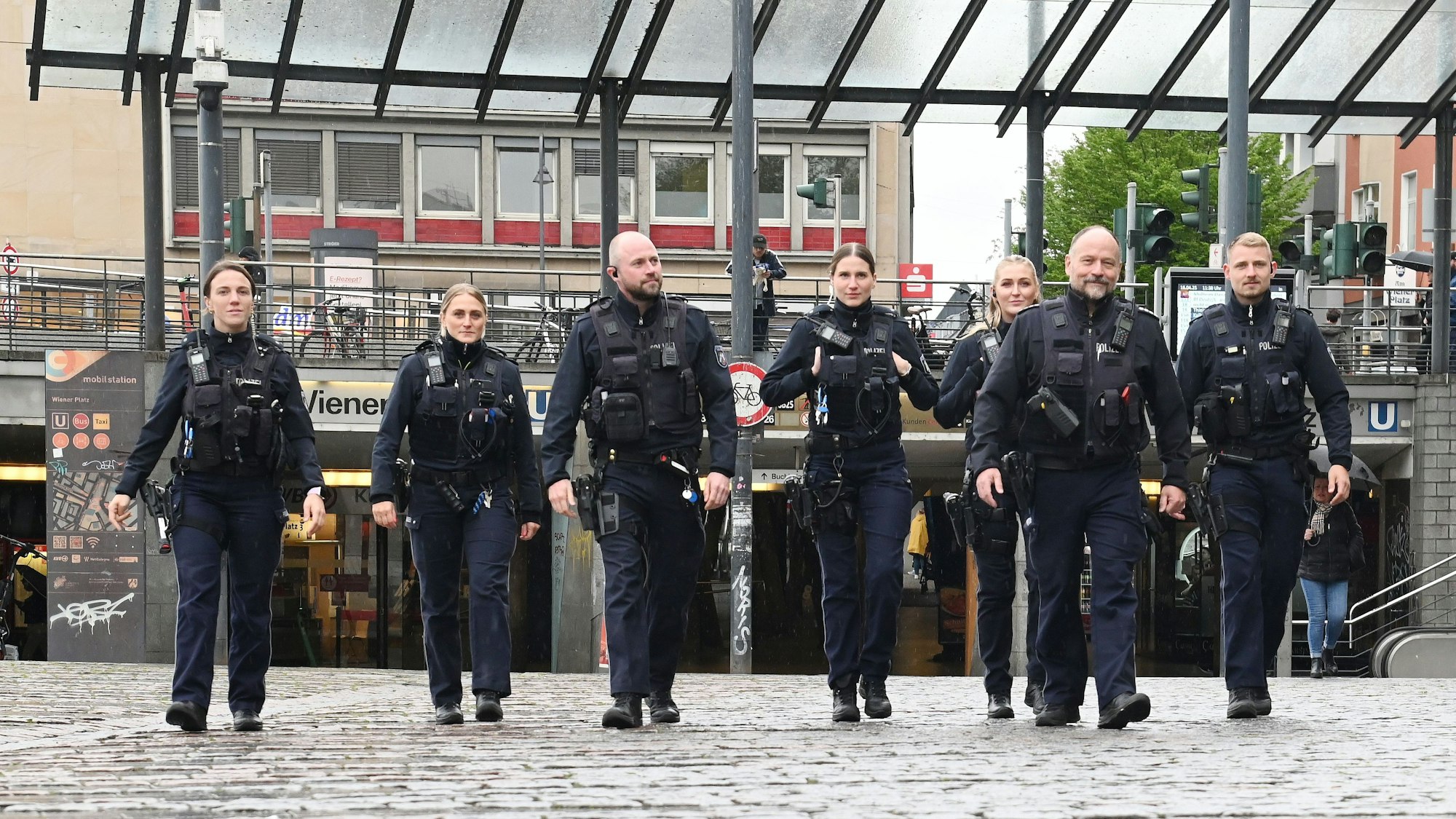 Die Schwerpunktgruppe Mülheim rund um Einsatzleiter Ralf Oetinger (2. v.r.)