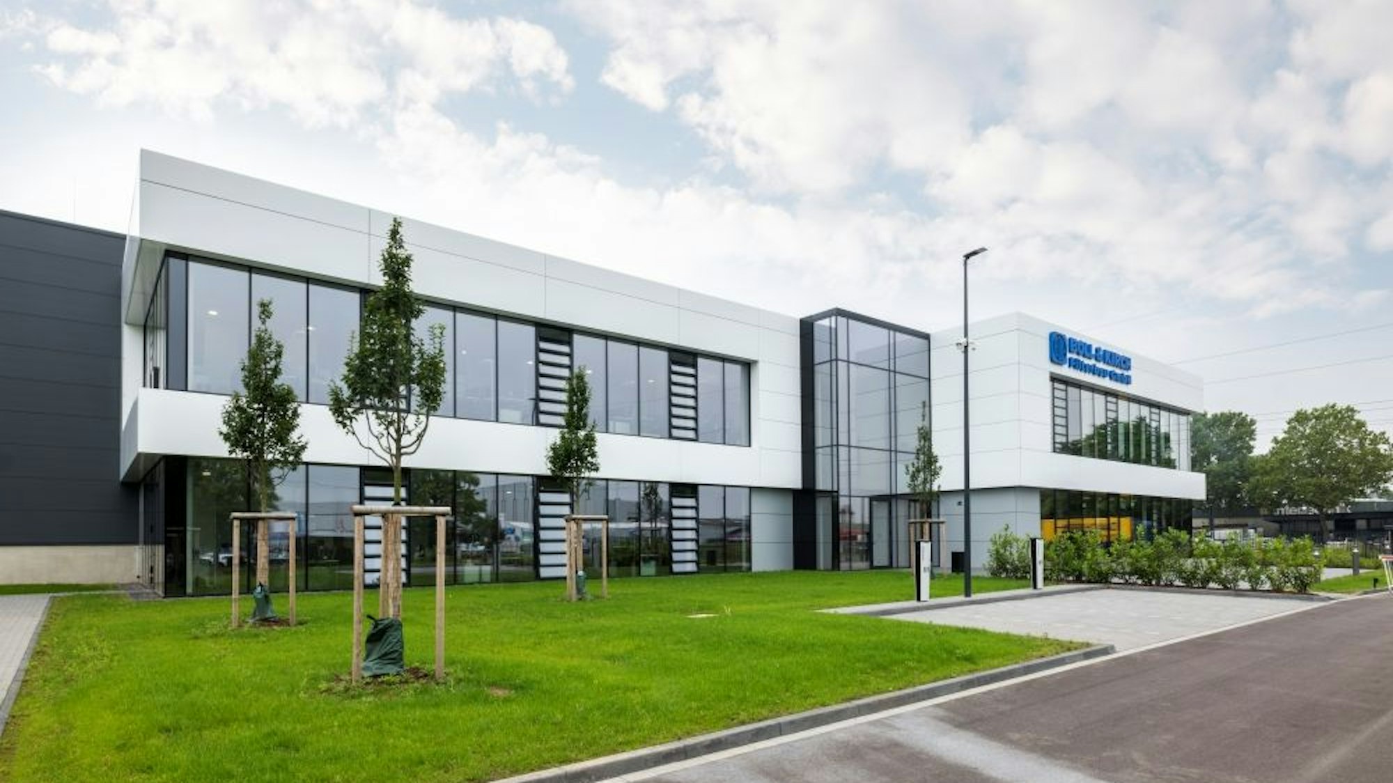 Das Foto zeigt das Werk 2 von Boll & Kirch Filterbau in Sindorf.