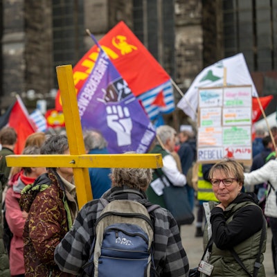 30.03.2024, Köln: Auf dem Roncalliplatz startete der Ostermarsch. Motto : "Kriege beenden, Aufrüstung stoppen, Atomwaffen abschaffen! Friedensfähigkeit statt Kriegstüchtigkeit!"
Foto: Uwe Weiser