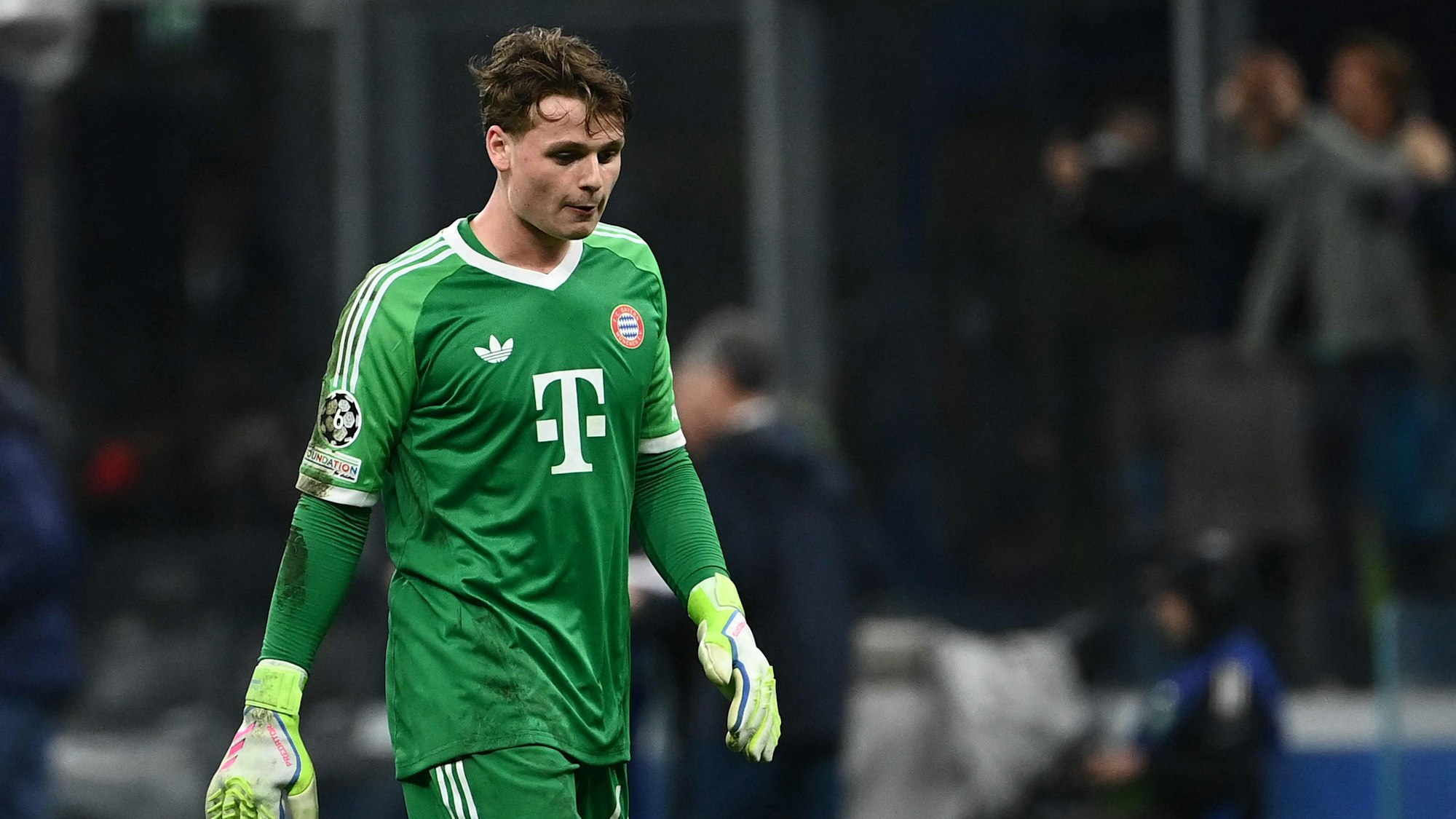 Jonas Urbig vertrat Manuel Neuer wieder im Tor von Bayern München.