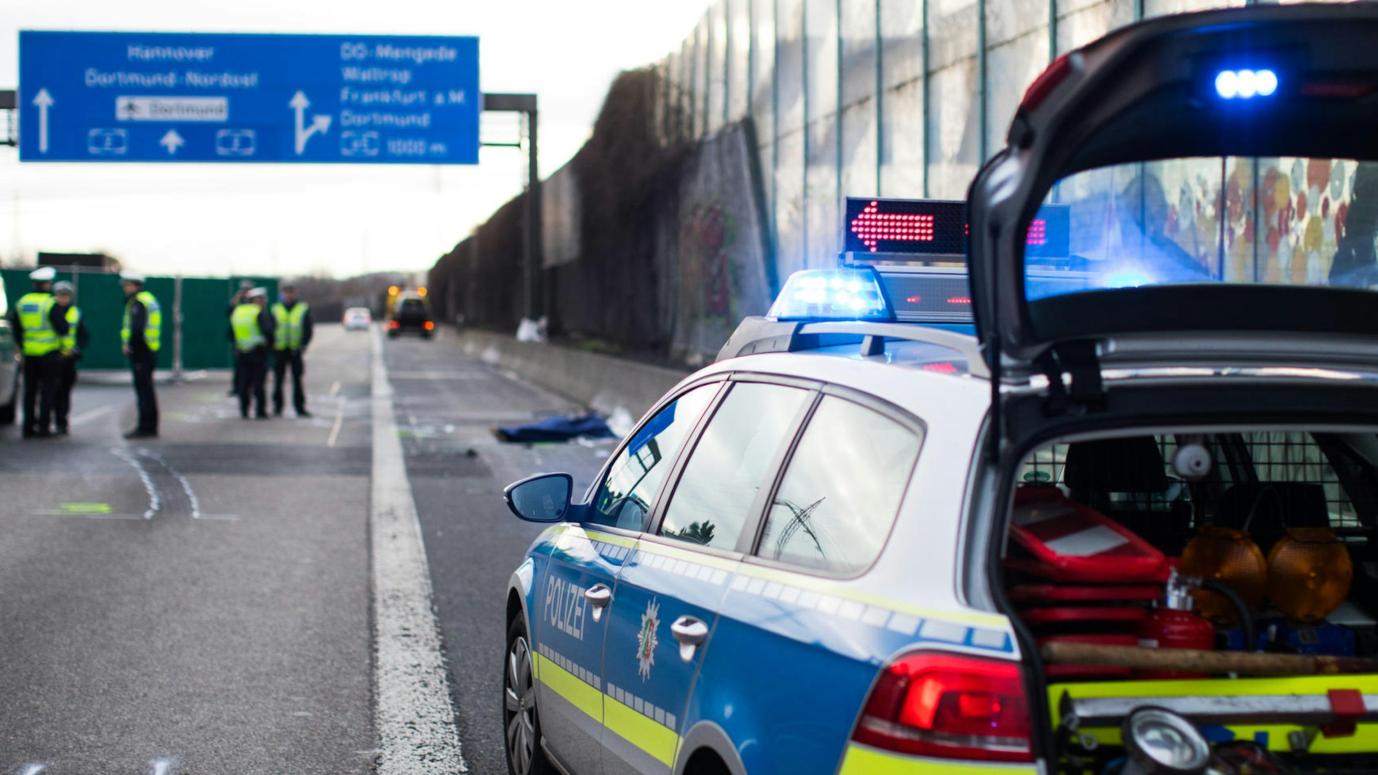 Polizei Autobahn Symbolbild