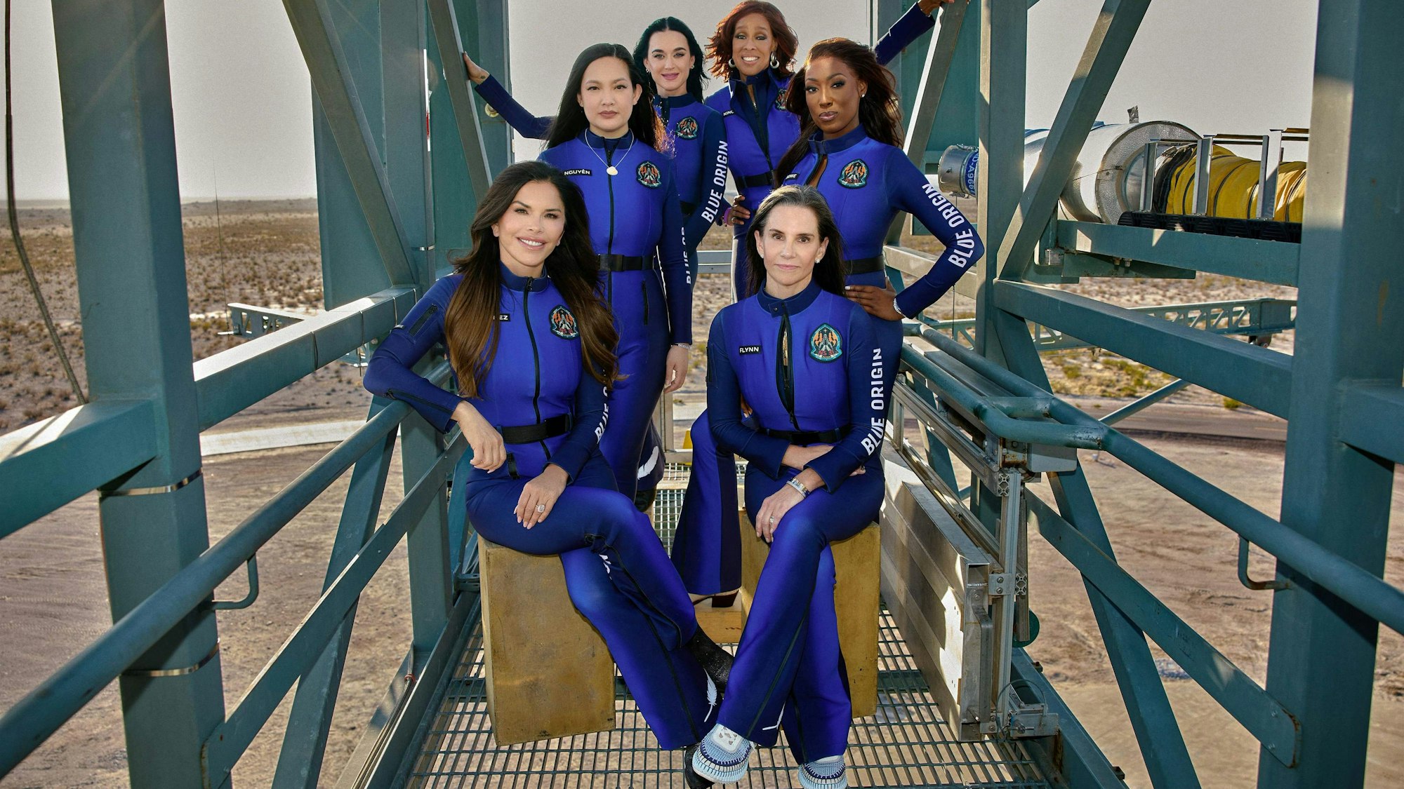 Lauren Sanchez (von vorne links im Uhrzeigersinn), Amanda Nguyen, Katy Perry,  Gale King, Aisha Bowe und Kerianne vor ihrem Flug ins All.