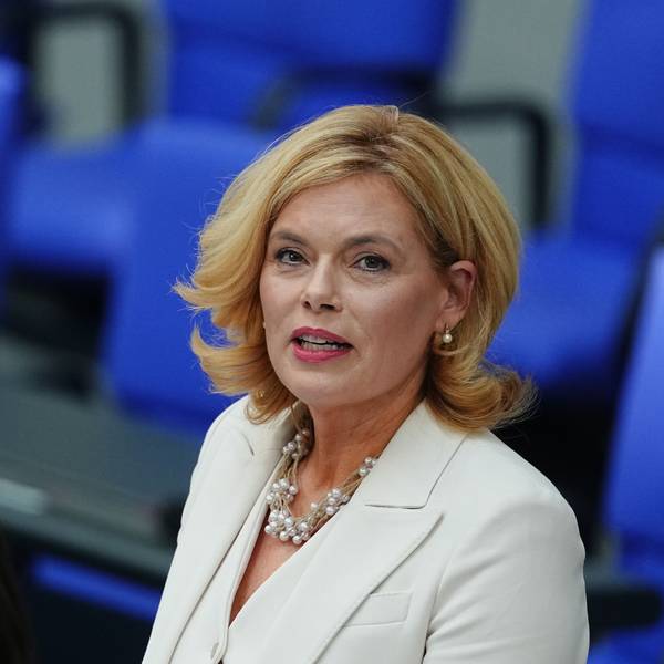 ARCHIV - 25.03.2025, Berlin: Julia Klöckner (CDU), Bundestagspräsidentin, spricht nach ihrer Wahl erstmals in ihrem neuen Amt bei der konstituierenden Sitzung des neuen Bundestags. (zu dpa: «Bundestagspräsidentin: Fraktionen müssen Umgang mit AfD klären») Foto: Kay Nietfeld/dpa +++ dpa-Bildfunk +++