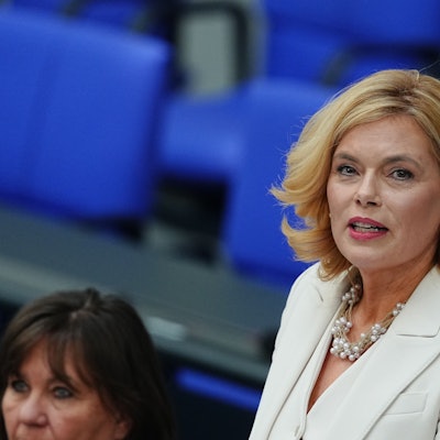 ARCHIV - 25.03.2025, Berlin: Julia Klöckner (CDU), Bundestagspräsidentin, spricht nach ihrer Wahl erstmals in ihrem neuen Amt bei der konstituierenden Sitzung des neuen Bundestags. (zu dpa: «Bundestagspräsidentin: Fraktionen müssen Umgang mit AfD klären») Foto: Kay Nietfeld/dpa +++ dpa-Bildfunk +++