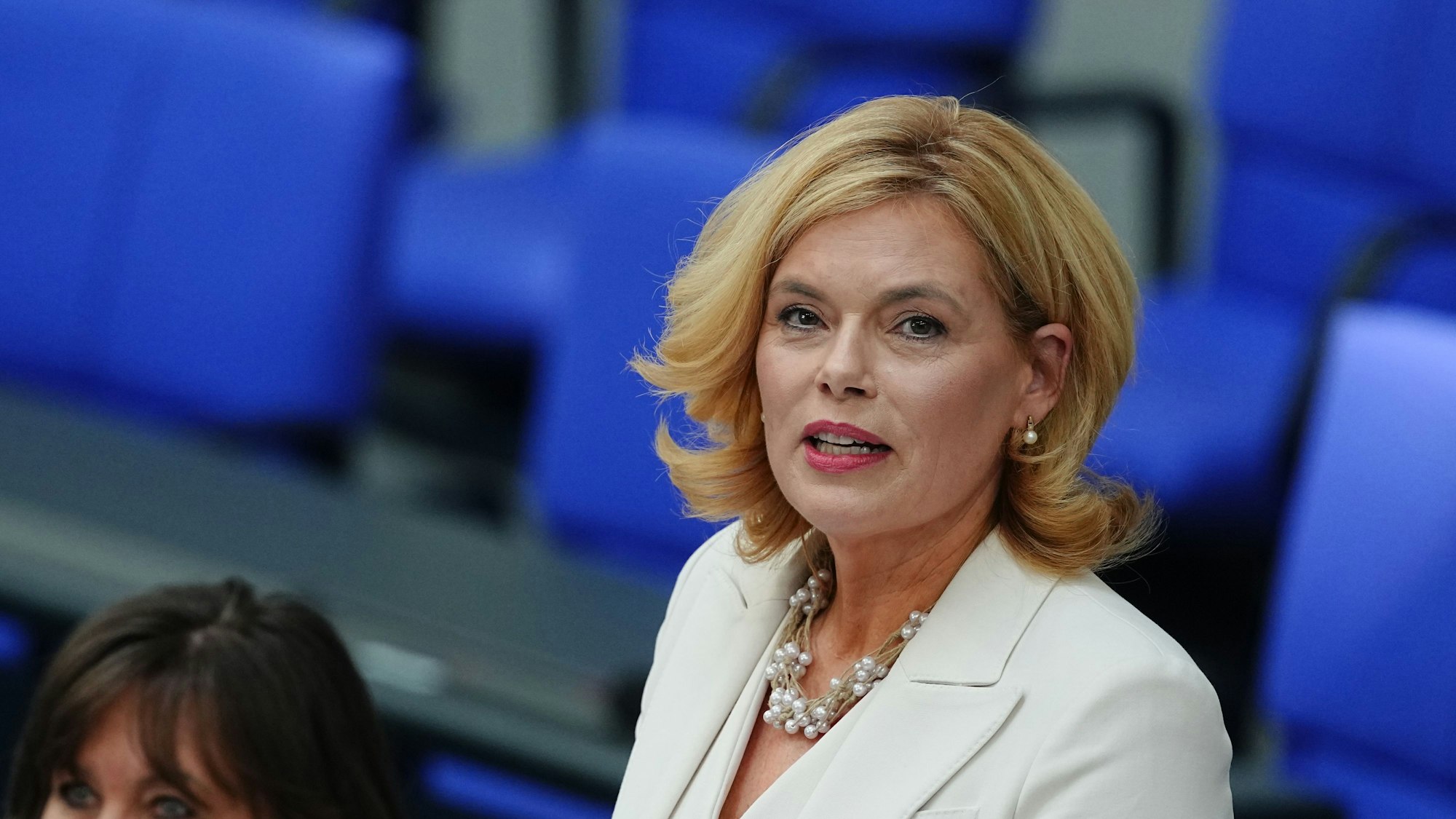 ARCHIV - 25.03.2025, Berlin: Julia Klöckner (CDU), Bundestagspräsidentin, spricht nach ihrer Wahl erstmals in ihrem neuen Amt bei der konstituierenden Sitzung des neuen Bundestags. (zu dpa: «Bundestagspräsidentin: Fraktionen müssen Umgang mit AfD klären») Foto: Kay Nietfeld/dpa +++ dpa-Bildfunk +++