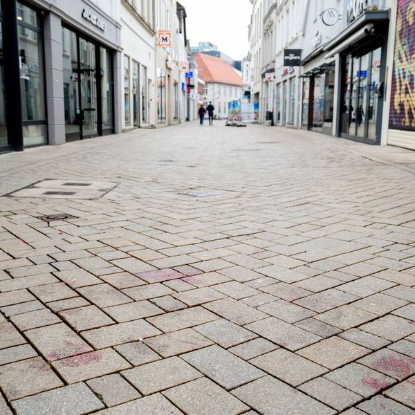 In Oldenburg erschoss die Polizei einen 21-Jährigen, der nach Reizgaseinsatz bedrohlich auf Beamte zuging.