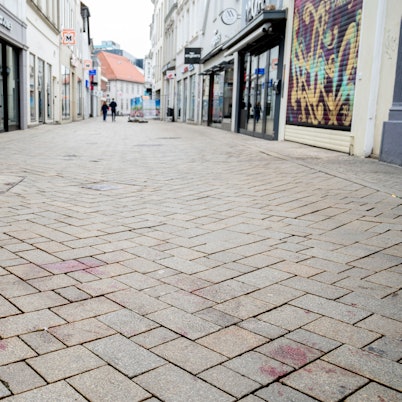 In Oldenburg erschoss die Polizei einen 21-Jährigen, der nach Reizgaseinsatz bedrohlich auf Beamte zuging.
