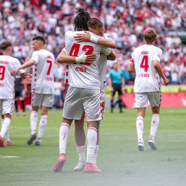 Torjubel nach dem Tor zum 3:1 durch Torschütze Damion Downs