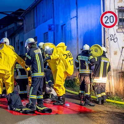 Feuerwehrleute am Einsatzort.