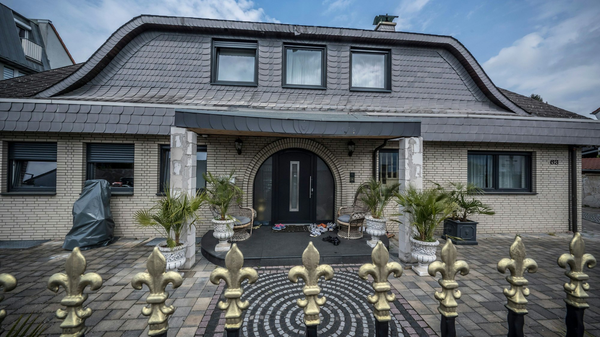 Die Rheindorfer Villa der Großfamilie.