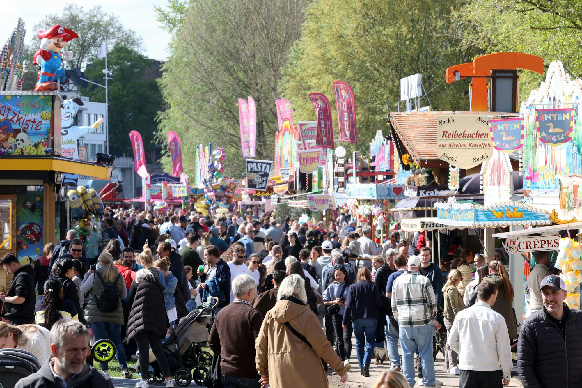 Die Kirmes war am Samstag gut besucht.