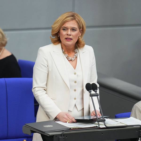 ARCHIV - 25.03.2025, Berlin: Julia Klöckner (CDU), Bundestagspräsidentin, spricht erstmals in ihrem neuen Amt bei der konstituierenden Sitzung des neuen Bundestags. (zu dpa: «Klöckners Kirchenkritik stößt auf breiten Widerspruch») Foto: Michael Kappeler/dpa +++ dpa-Bildfunk +++