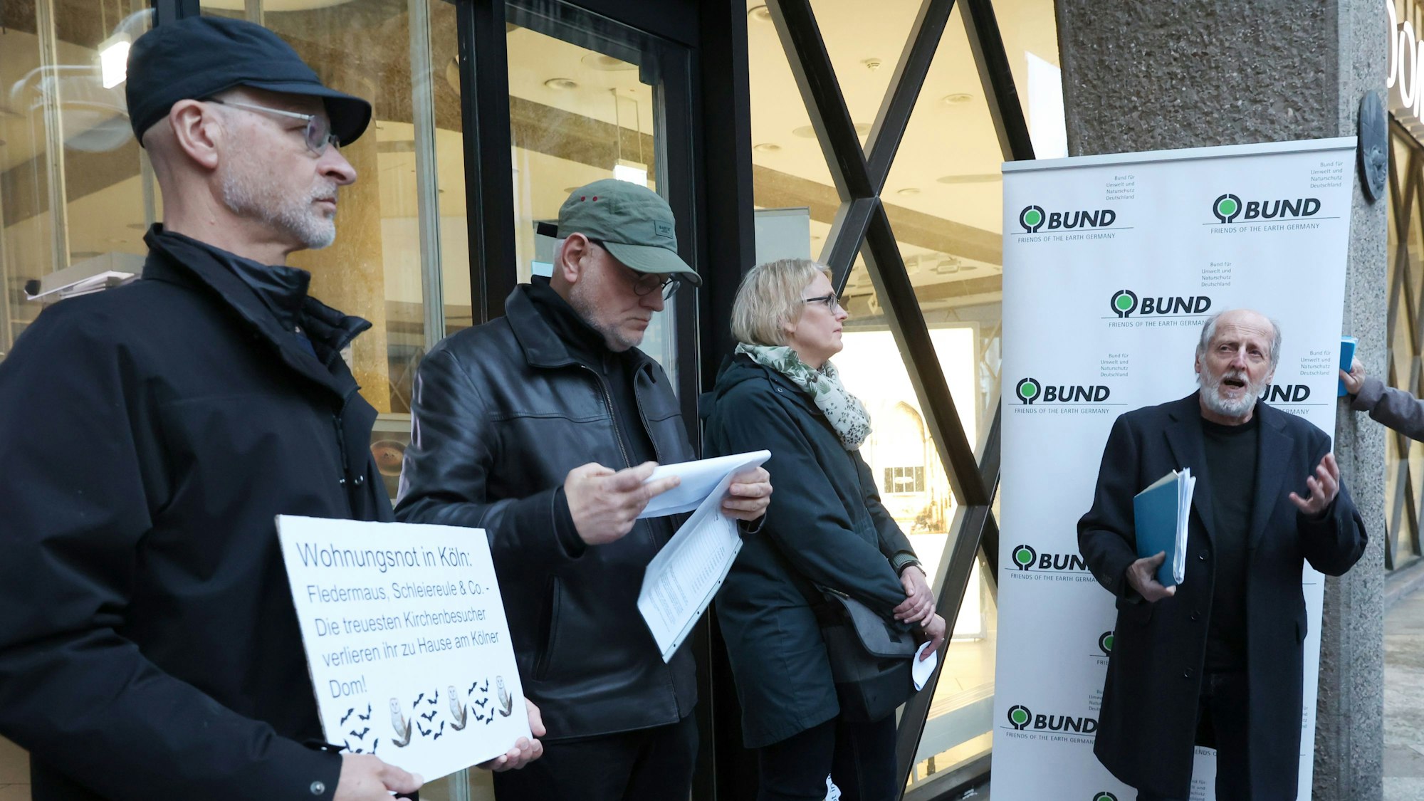 Der Naturschutzverein BUND informierte bei einer Pressekonferenz über seinen Protest gegen die neue Dombeleuchtung.