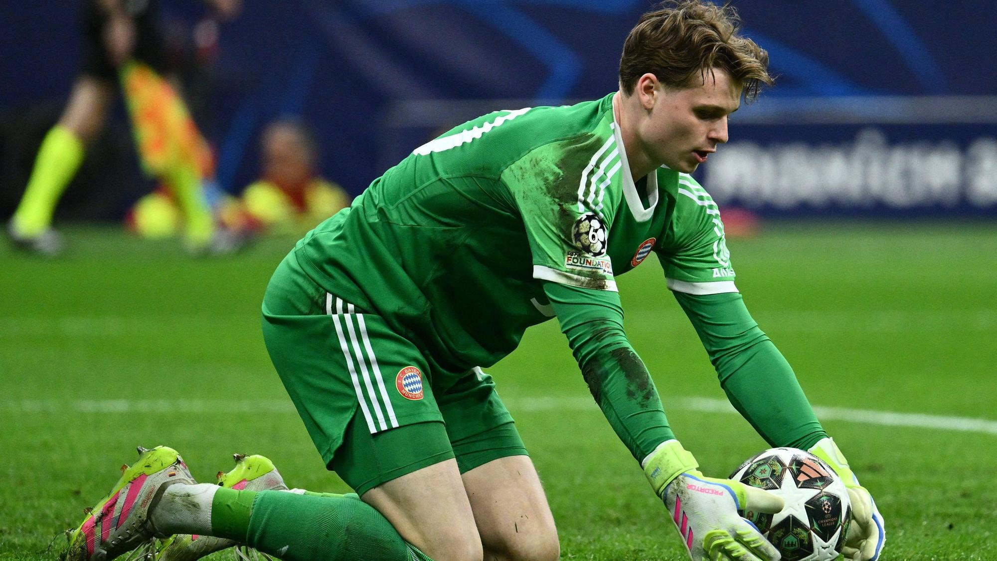 Zeigt zwischen den Pfosten beim FC Bayern München immer bessere Leistungen: Jonas Urbig.