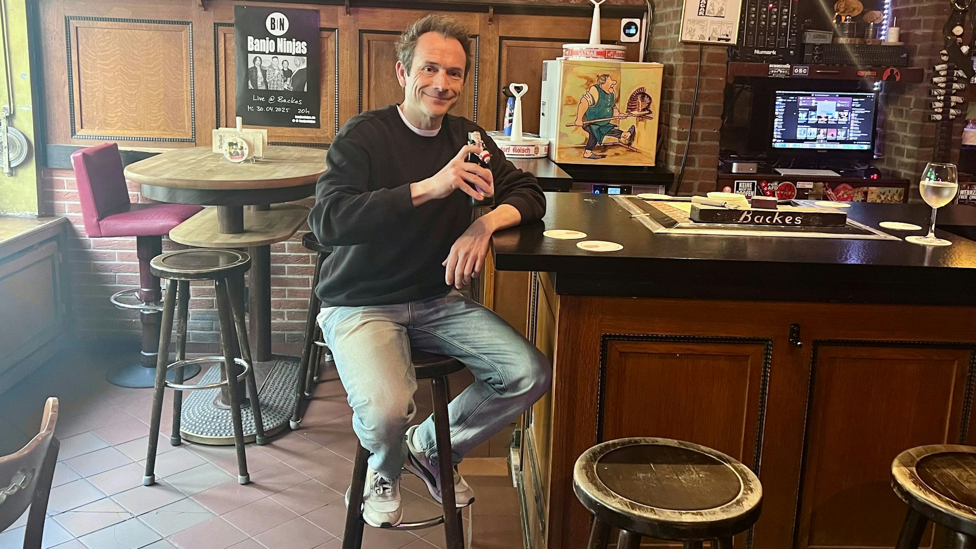 Joris Gratwohl inszeniert ein Stück in der Südstadt-Kneipe Backes