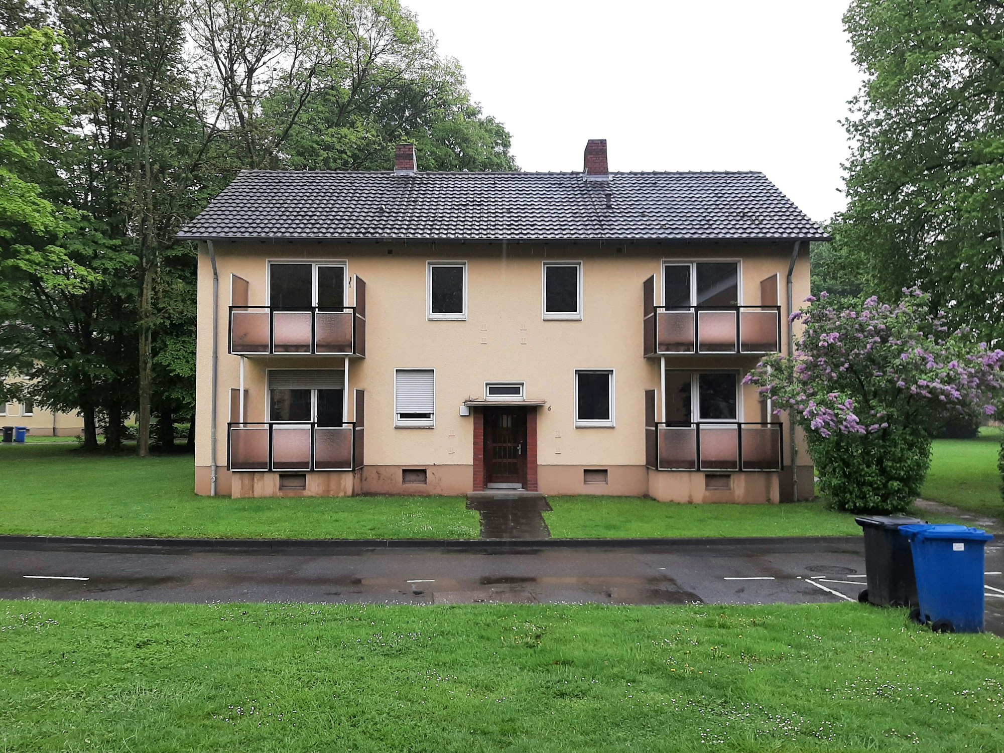 Leerstand in der sogenannten Zylinderhutsiedlung an der Walter-Hochapfel-Straße 6.