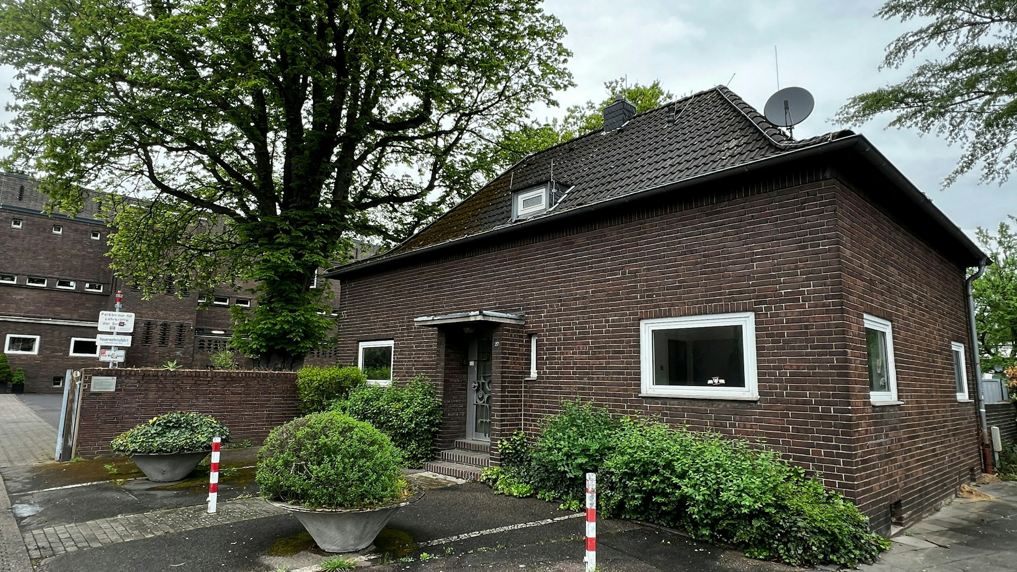 In dieses Haus an der Realschule am Stadtpark soll wieder ein Hausmeister einziehen, aber nicht jede Schule hat eine Hausmeisterwohnung.