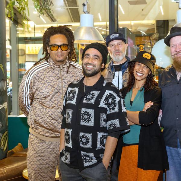 20.04.2025
Köln:
Interview mit Frank Dellé (Seeed-Bandmitglied) und den Dubmones.
Die Band ist neu und covert Songs von der Punkband The Ramones.
Foto: Martina Goyert
