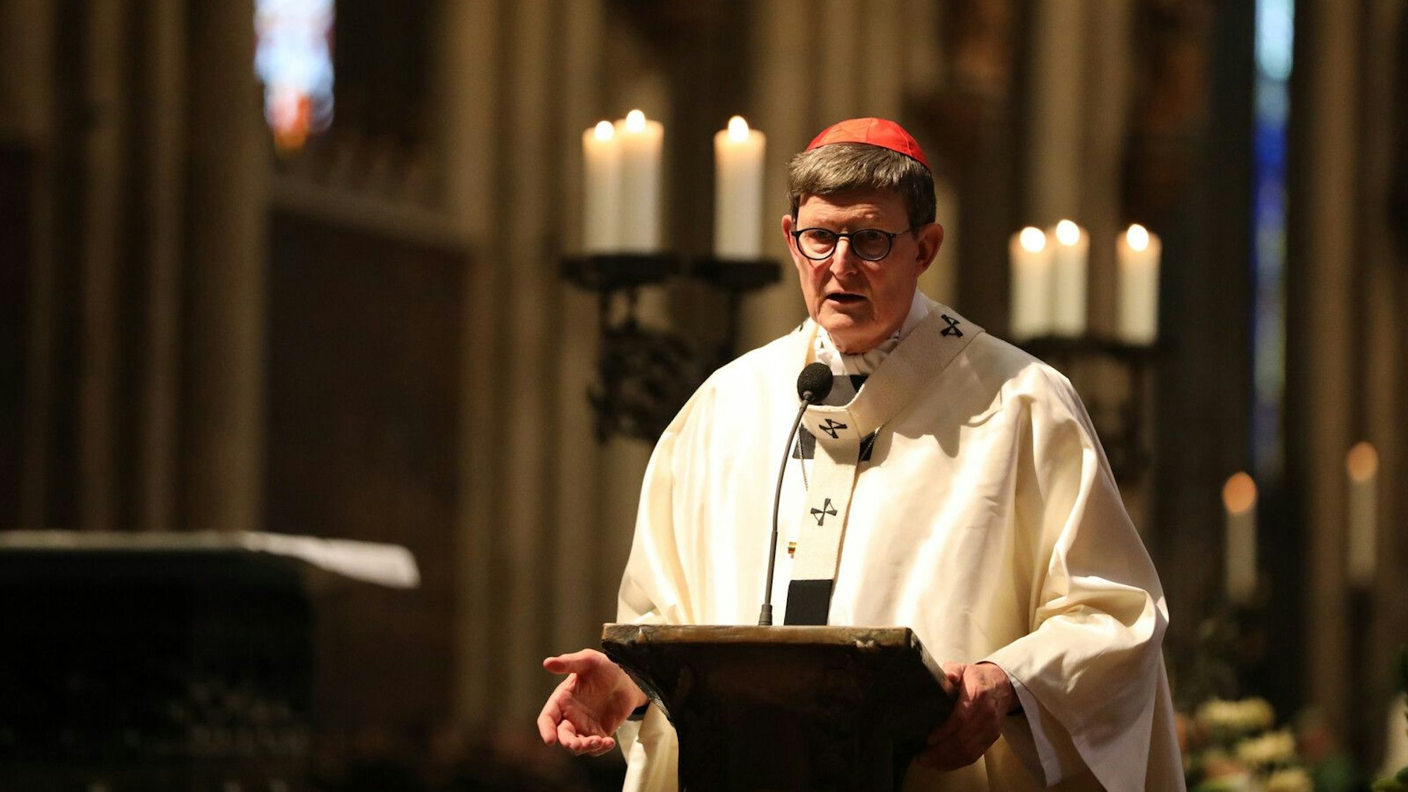 Kardinal Woelki im Kölner Dom.