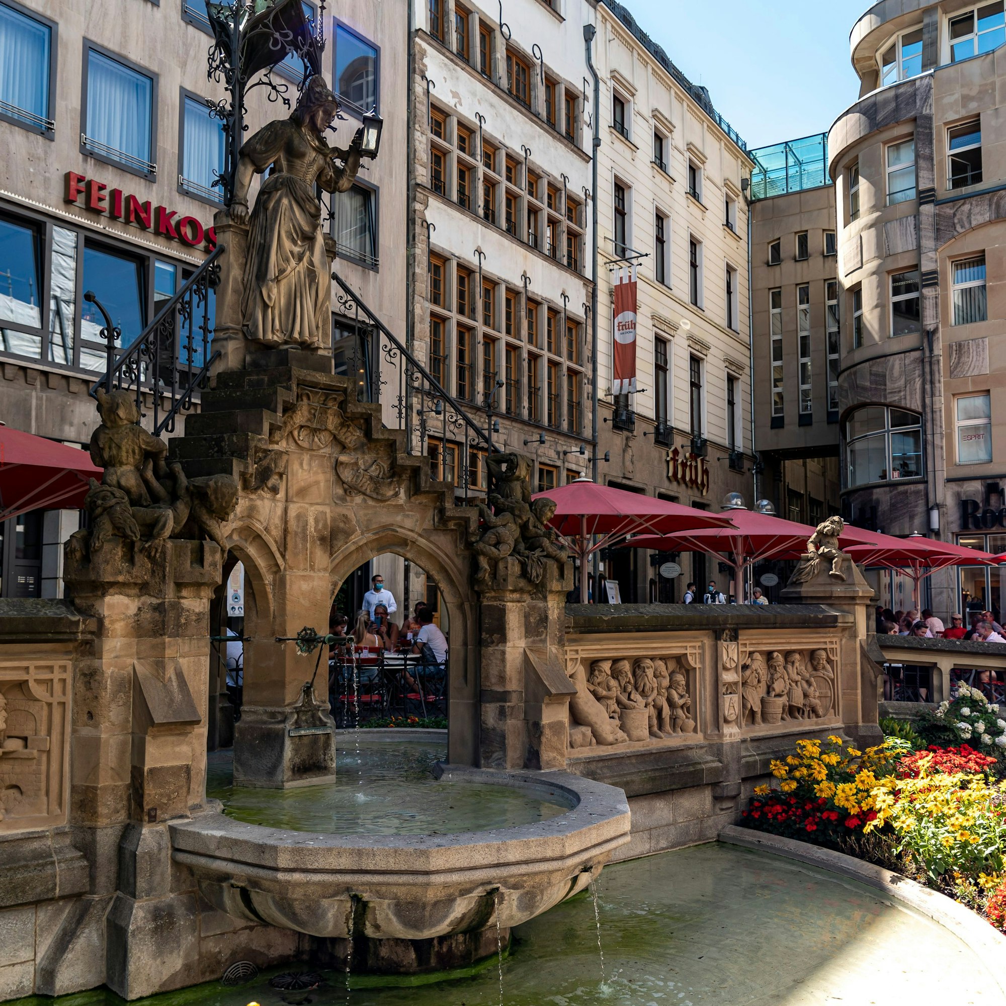 Freitag 31.07.2020 Köln
Wetter, Sommer, Sonne, Sommer-Rundgang durch die City und die Altstadt.
Brunnen Heinzelmännchenbrunnen.
Aufgenommen am: 31.07.2020
Foto: Alexander Roll (Staff)