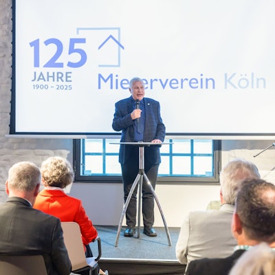 Franz-Xaver Corneth, Vorstandsvorsitzender des Kölner Mietervereins, wandte sich auch an die Bau- und Immobilienbranche.