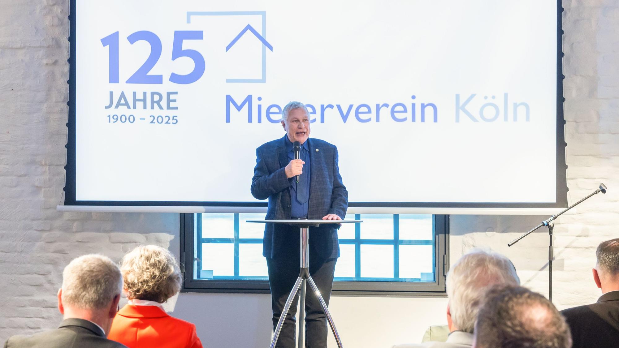Franz-Xaver Corneth, Vorstandsvorsitzender des Kölner Mietervereins, wandte sich auch an die Bau- und Immobilienbranche.