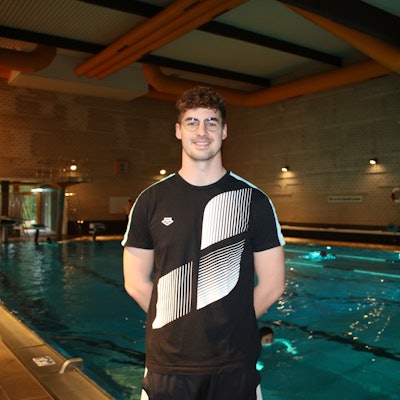 Schwimmer Julius Schnepper im Porträt.