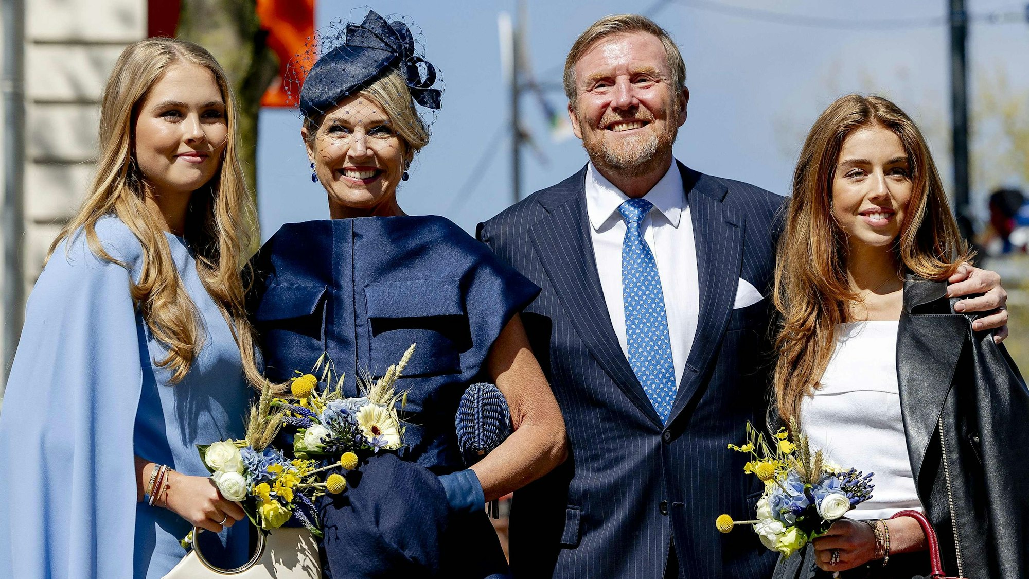 Kronprinzessin Amalia, Königin Máxima, König Willem-Alexander und Prinzessin Alexia posieren für ein Foto während der Feierlichkeiten zum Königstag in Doetinchem.