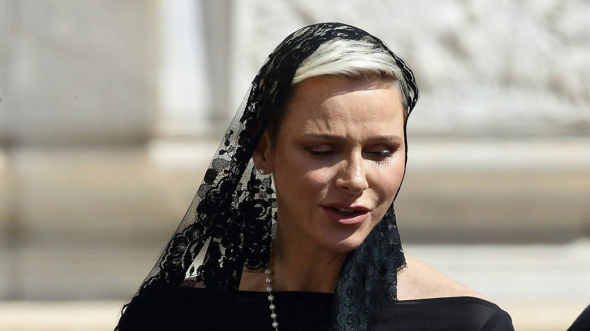 Charlène von Monaco vor einem Privattreffen mit Papst Franziskus im Juli 2022.