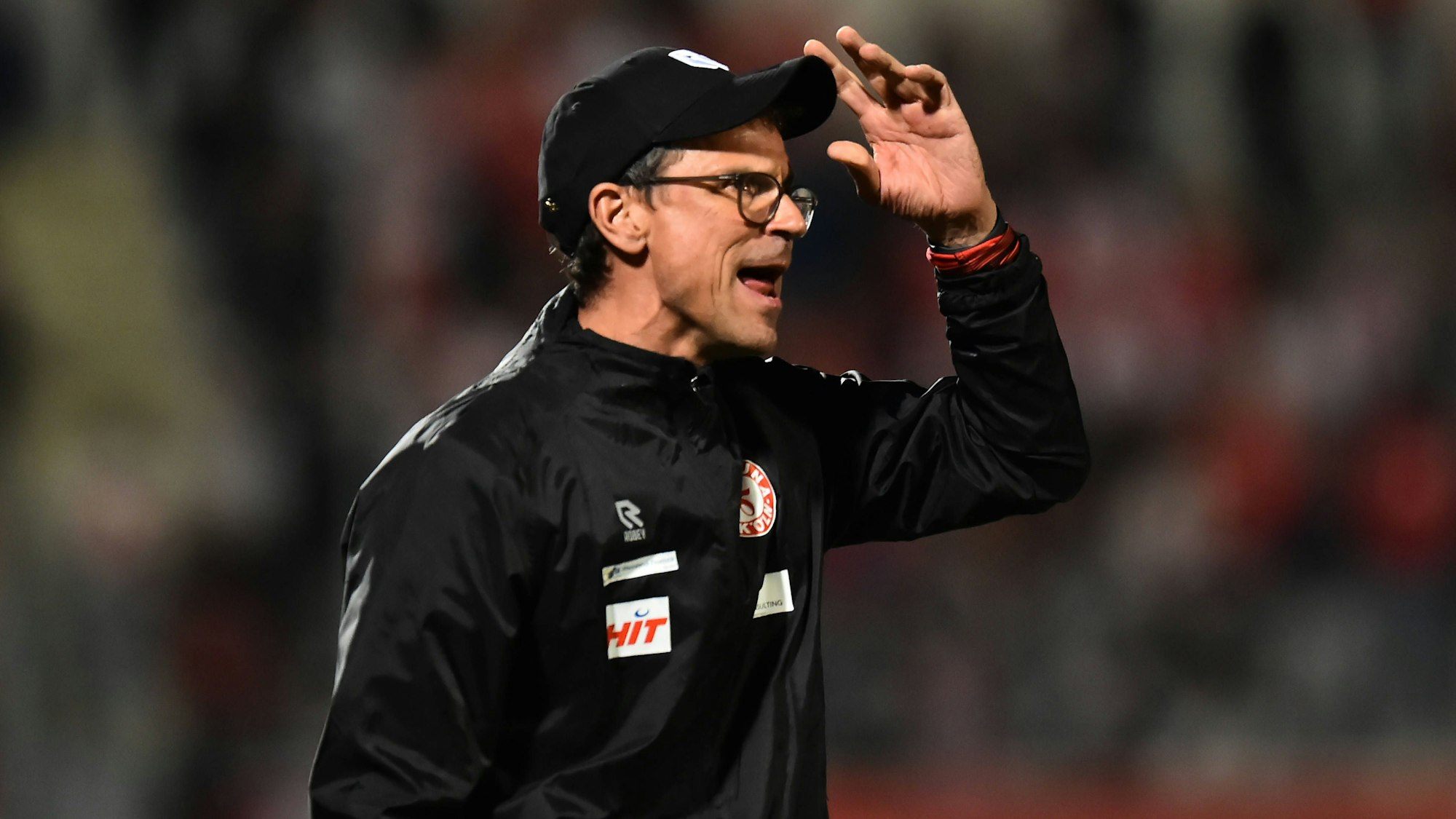 Fußball Herren Regionalliga West Saison 2024/2025 28. Spieltag: Rot-Weiß Oberhausen - Fortuna Köln am 04.04.2025 im Stadion Niederrhein in Oberhausen Matthias Mink Trainer Fortuna Köln Nordrhein-Westfalen Deutschland *** Soccer Mens Regionalliga West Season 2024 2025 28 Matchday Red White Oberhausen Fortuna Cologne on 04 04 2025 at Stadion Niederrhein in Oberhausen Matthias Mink Coach Fortuna Cologne North Rhine-Westphalia Germany