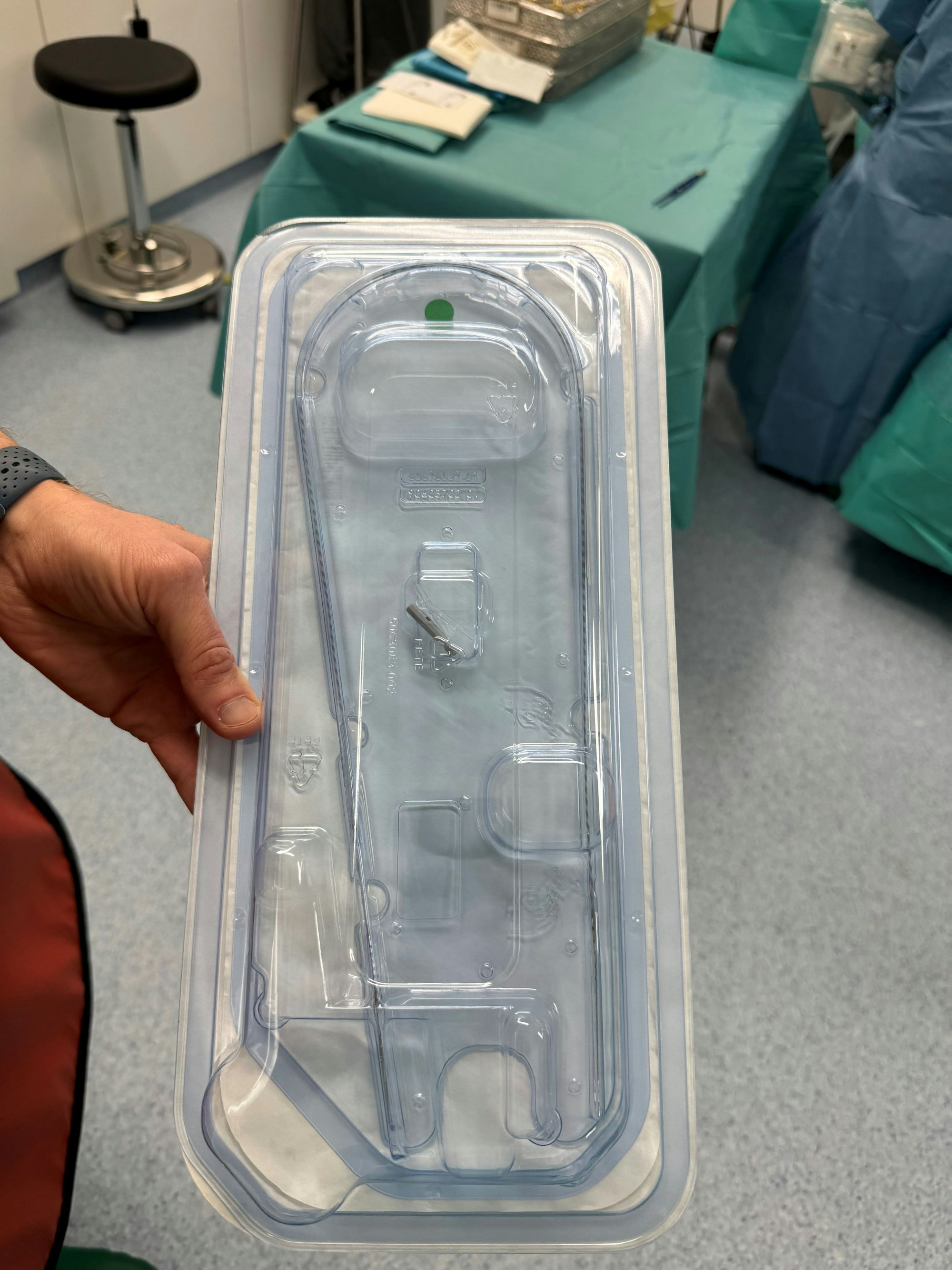 Elektrode, die in den Spinalkanal gelegt wird.