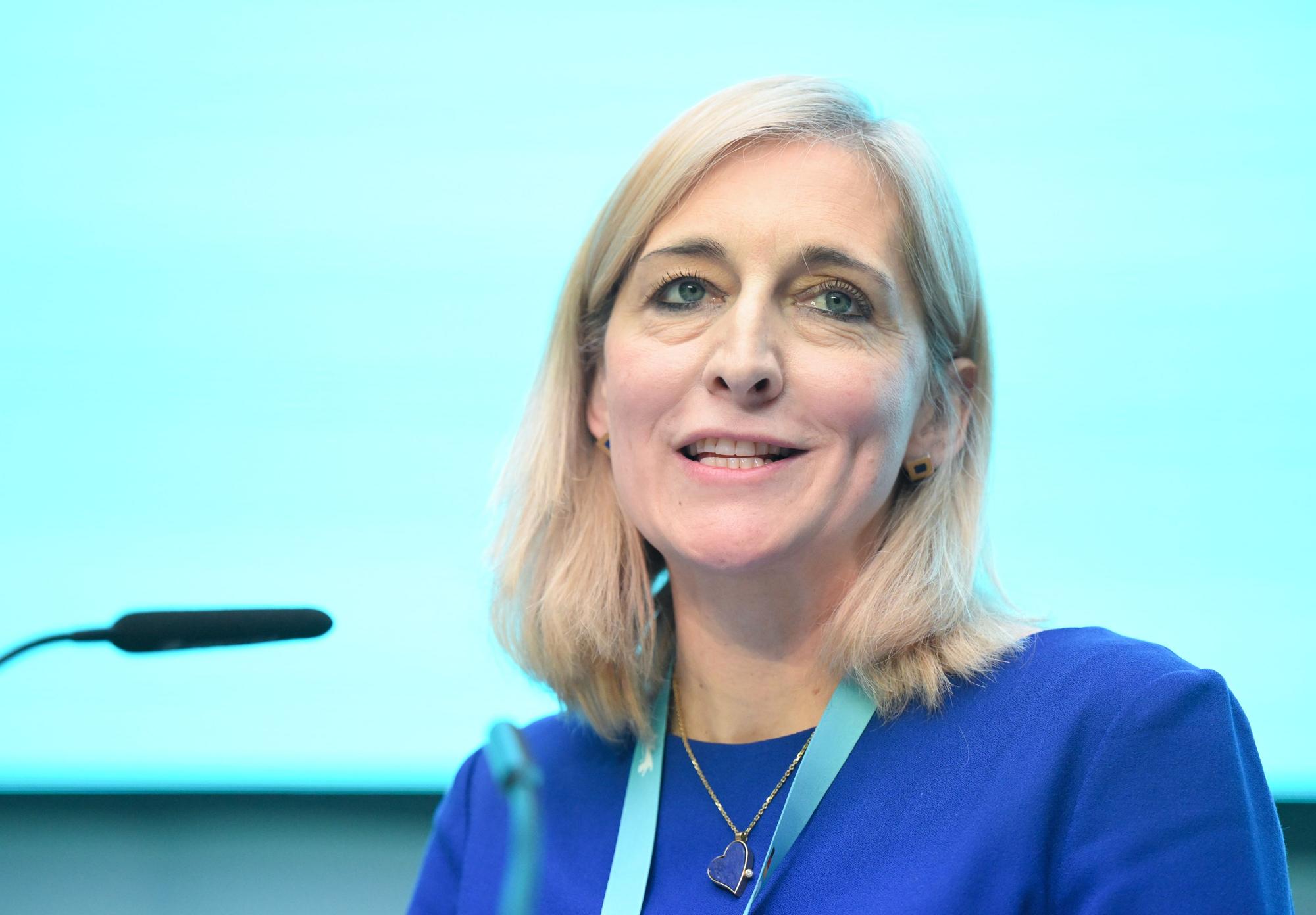 ARCHIV - 14.12.2024, Baden-Württemberg, Stuttgart: Nina Warken, Bundestagsabgeordnete und Generalsekretärin der CDU Baden-Württemberg, spricht bei der Landesvertreterversammlung der CDU Baden-Württemberg. (zu dpa: «CDU-Kabinettsliste: Erfahrung und eine Prise Überraschung») Foto: Bernd Weißbrod/dpa +++ dpa-Bildfunk +++