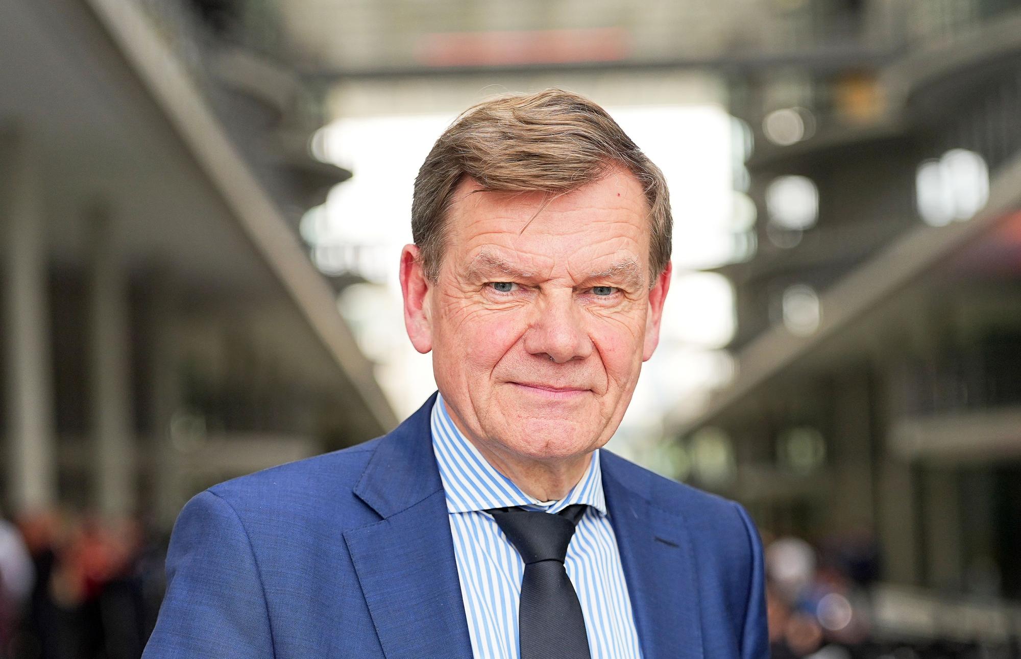 ARCHIV - 09.04.2025, Berlin: Johann Wadephul (CDU) steht am Rande einer Pressekonferenz der Parteivorsitzenden von Union und SPD zur Vorstellung des Koalitionsvertrages im Paul-Löbe-Haus. Wadephul soll Außenminister werden. Foto: Michael Kappeler/dpa +++ dpa-Bildfunk +++