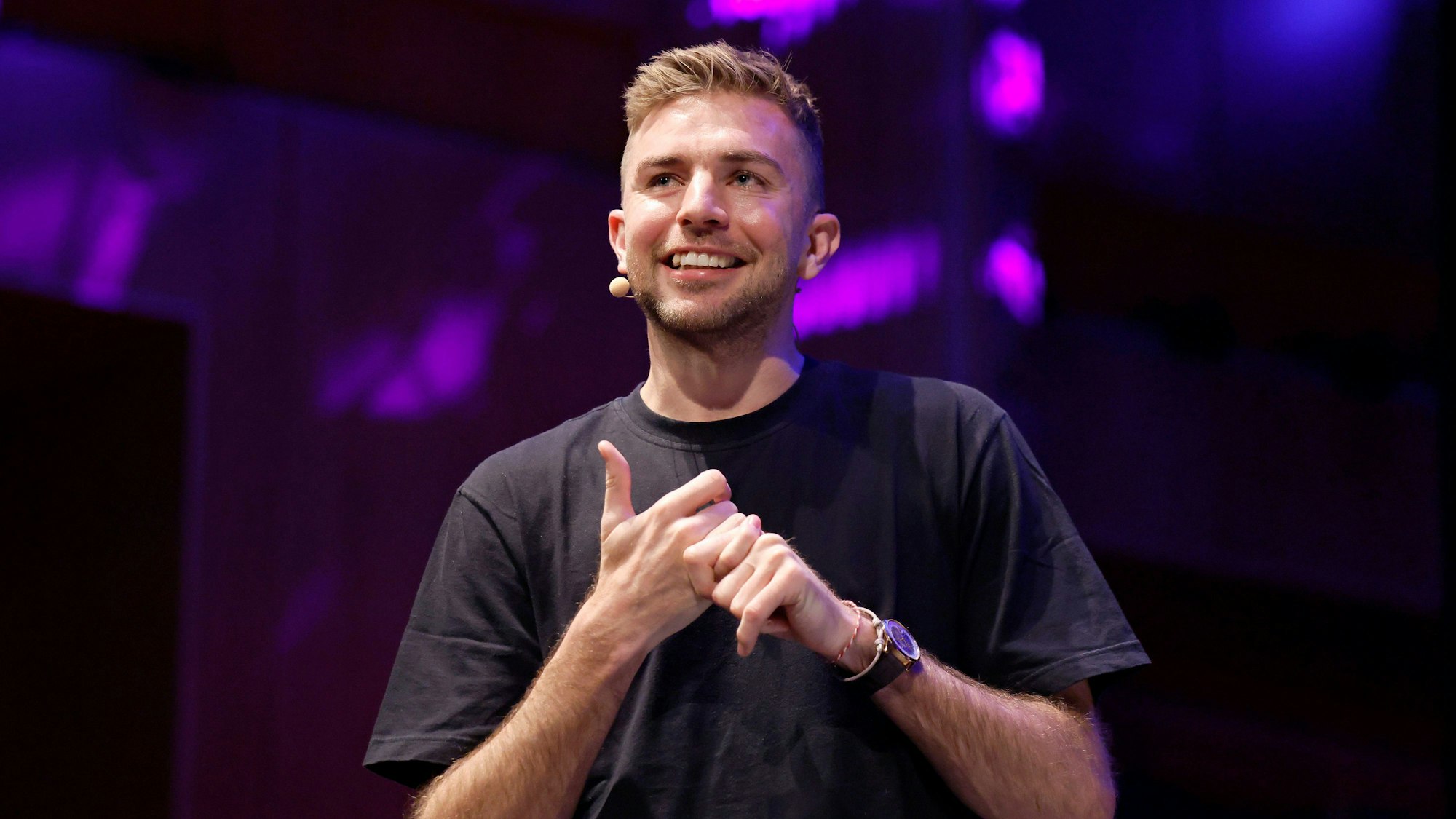 Fußballer Christoph Kramer auf der Lit.Cologne 2025.