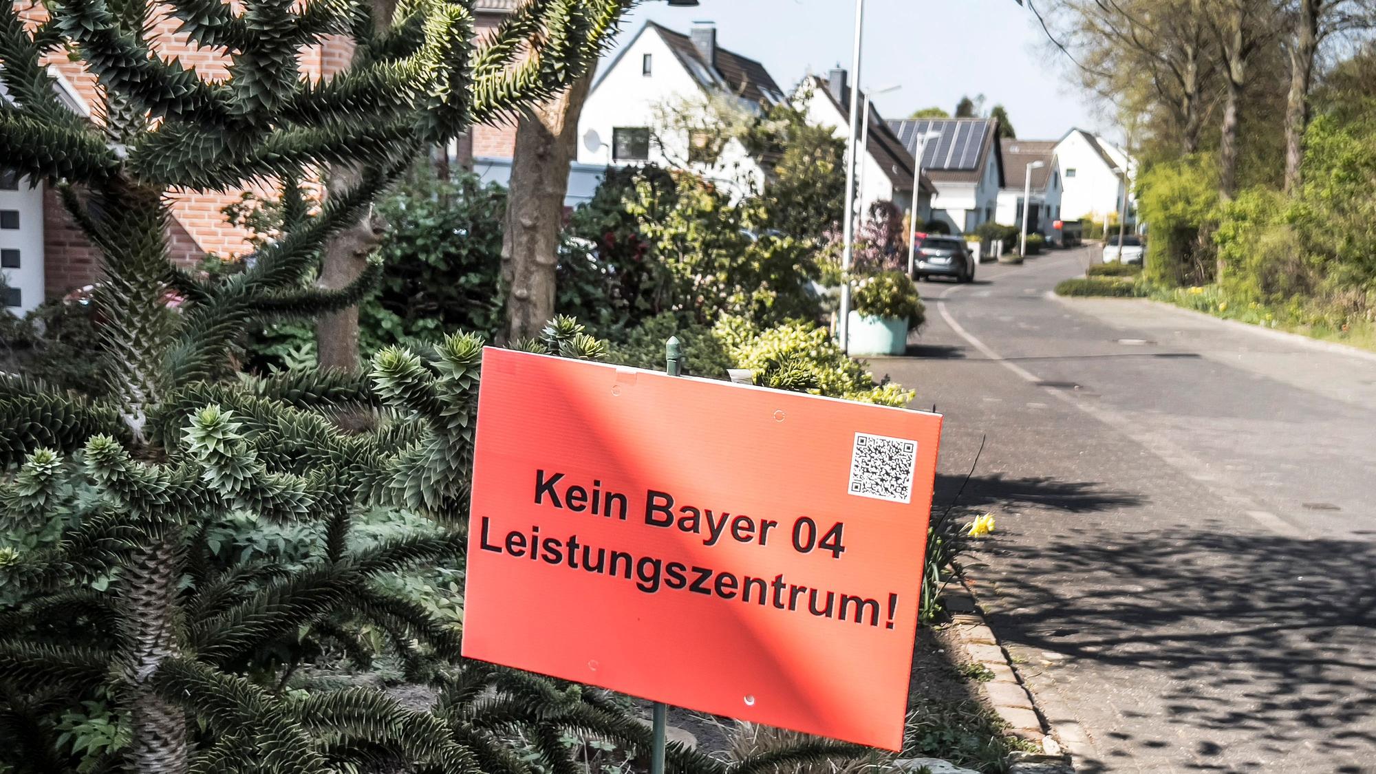 Monheim: Protest der Anwohner. Auf diese Felder will Bayer 04 sein Trainingszentrum / Trainingscampus an der Alfred Nobel Straße bauen