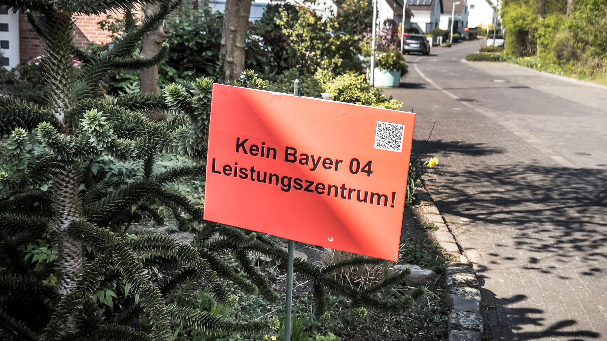 Monheim: Protest der Anwohner. Auf diese Felder will Bayer 04 sein Trainingszentrum / Trainingscampus an der Alfred Nobel Straße bauen.