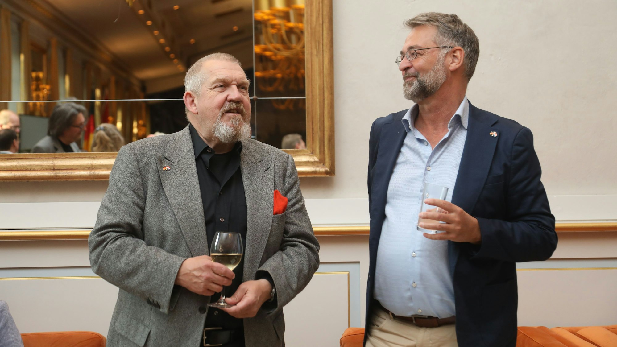 Das Bild zeigt Dietmar Bär in der Wolkenburg.