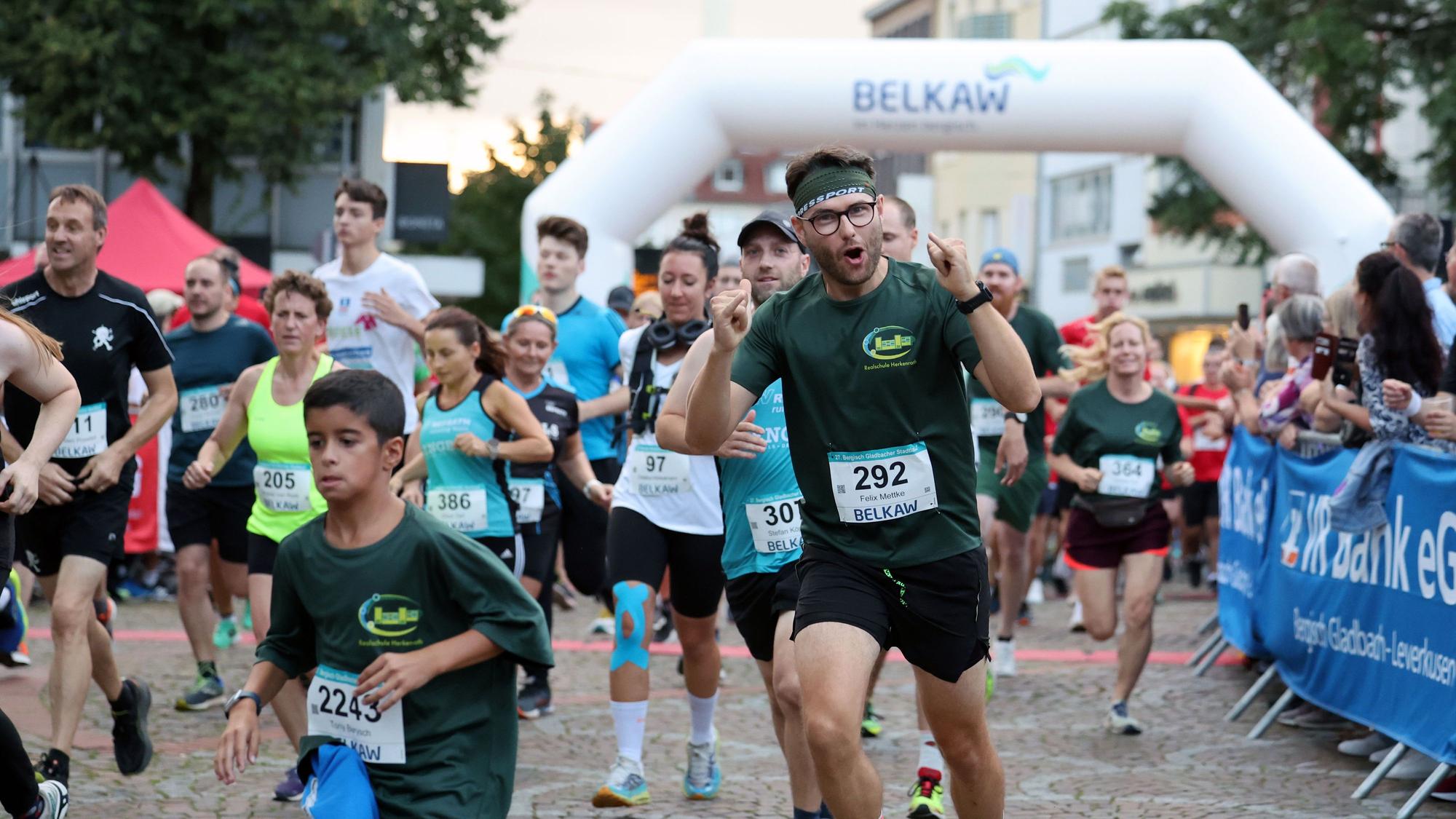 Das Foto zeigt den Start des Gladbacher Stadtlaufs