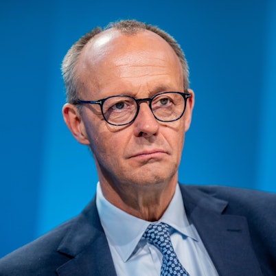 Wird wohl ohne den ganz großen Rückenwind zum nächsten Kanzler: CDU-Chef Friedrich Merz (69)