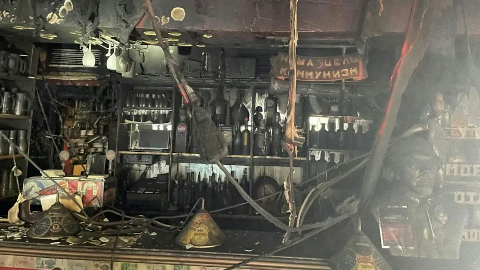 Ein Feuer verwüstete die Kneipe „Roter Platz“.