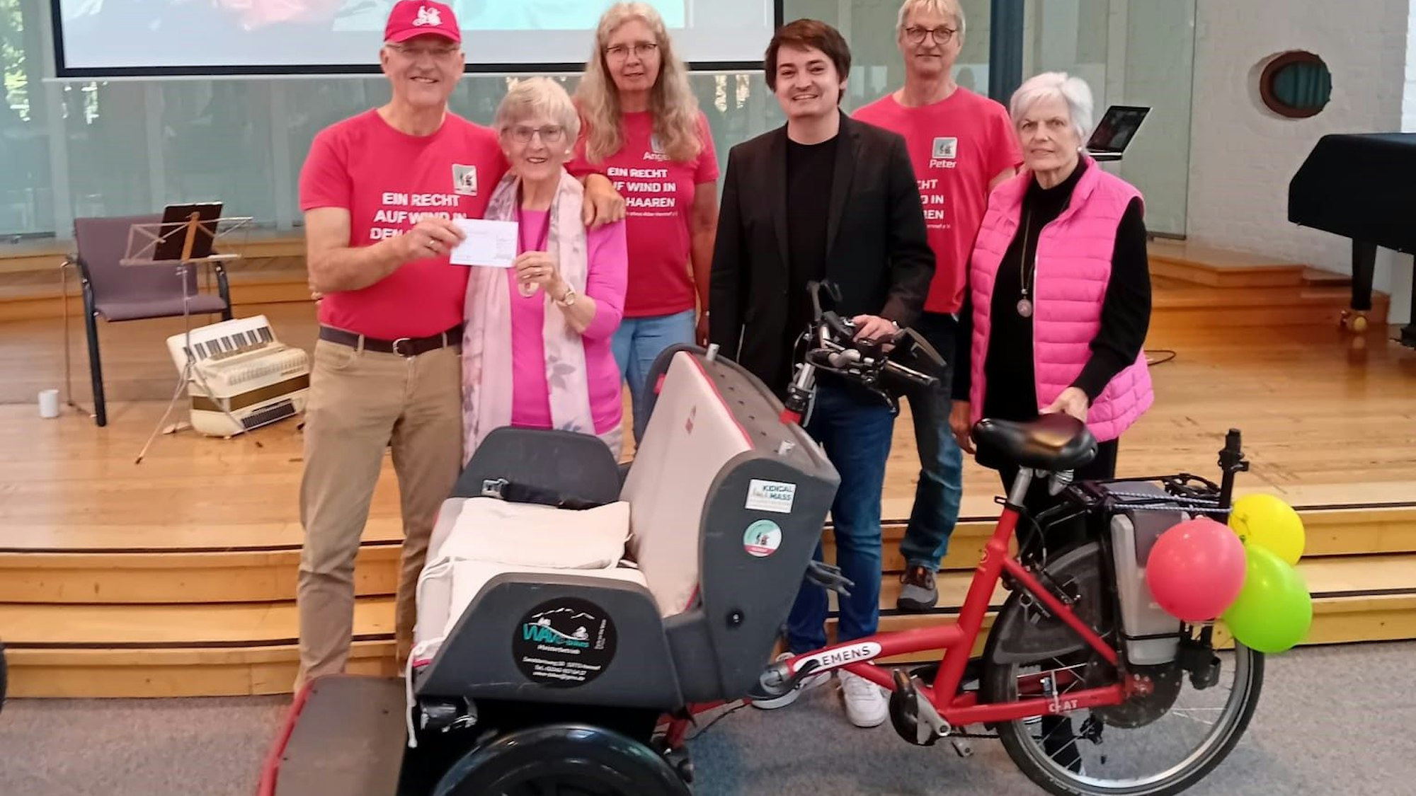 Der Verein Radeln ohne Alter stellte in der Meys Fabrik sein Projekt "Tischlein-Deck-Dich" vor.