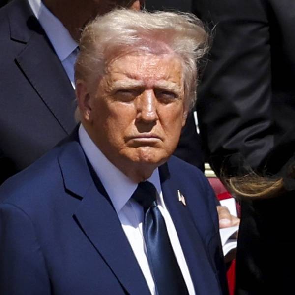 US-Präsident Donald Trump mit seiner Frau Melania beim Begräbnis von Papst Franziskus in Rom. (Archivbild)