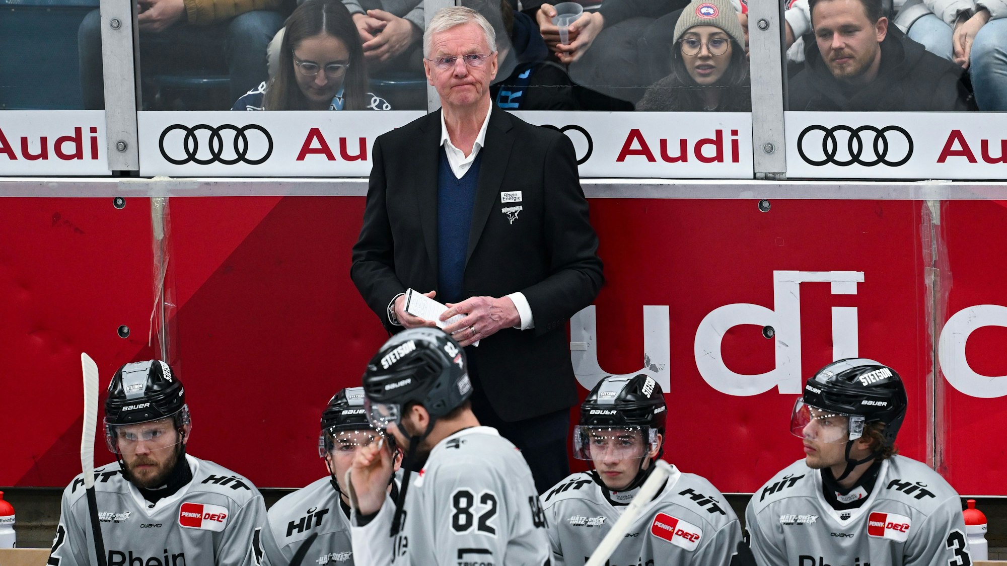 Die Enttäuschung ins Gesicht geschrieben: KEC-Coach Kari Jalonen