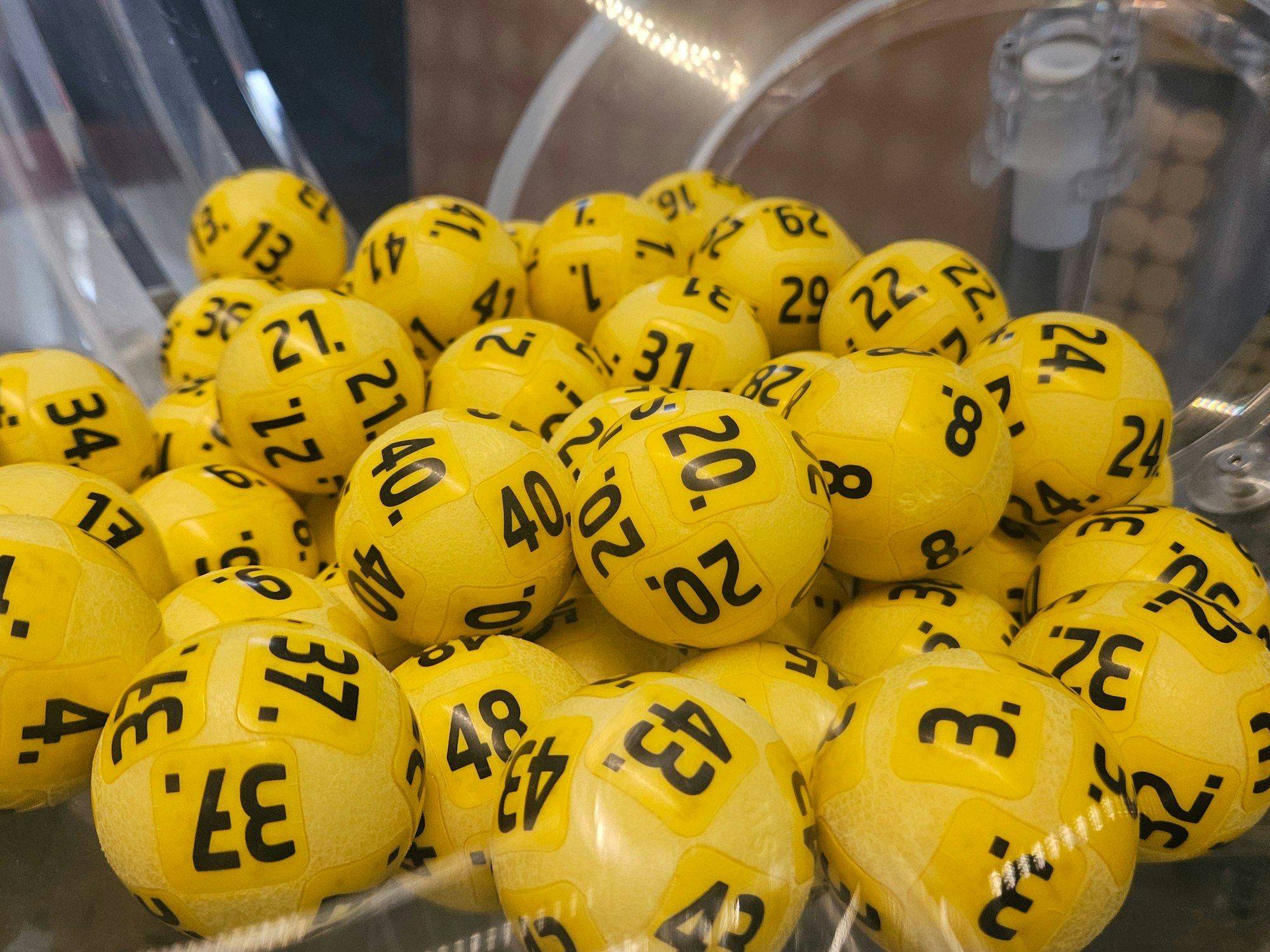 Der Eurojackpot steigt und steigt. Bei der Ziehung am kommenden Dienstag (29. April) warten rund 98 Millionen Euro im Jackpot. Spielbar in allen WestLotto-Annahmestellen, in der WestLotto-App und online unter www.westlotto.de.