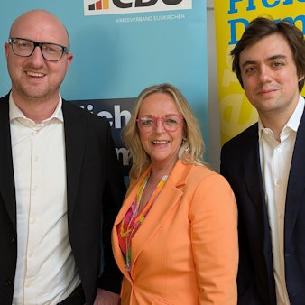 Ingo Pfennings und Frederik Schorn haben Sabine Preiser-Marian für das Foto in die Mitte genommen.