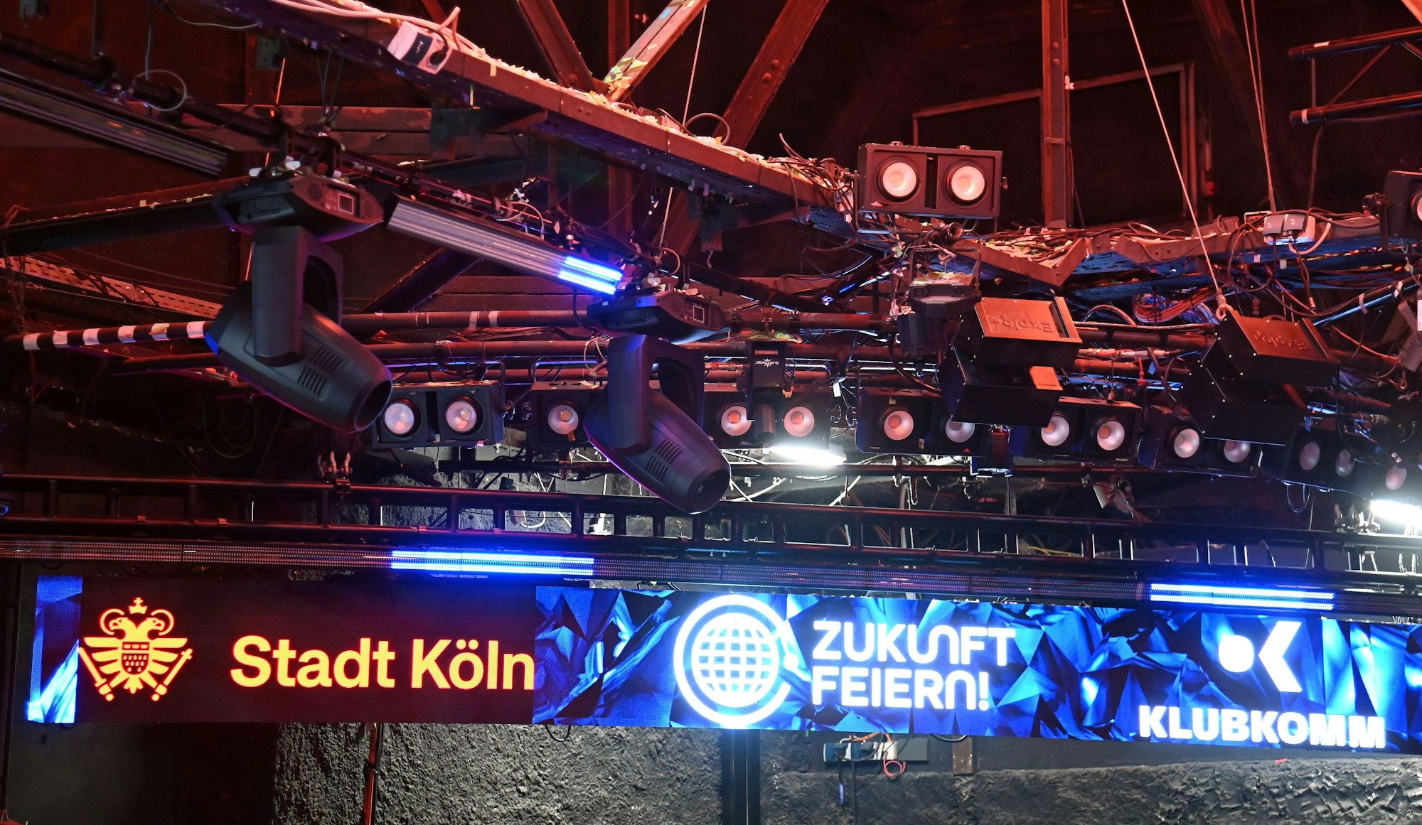 30.04.2025 Köln. StadtKöln und Klubkomm stellen bei einer Auftaktveranstaltung für Klimastipendien ausgewählte Clubs vor. Die Stadt verteilt insgesamt 120.00 Euro, damit die Clubs Personal für die Umsetzung konkreter Klimaschutzmaßnahmen einsetzen können. Foto: Alexander Schwaiger