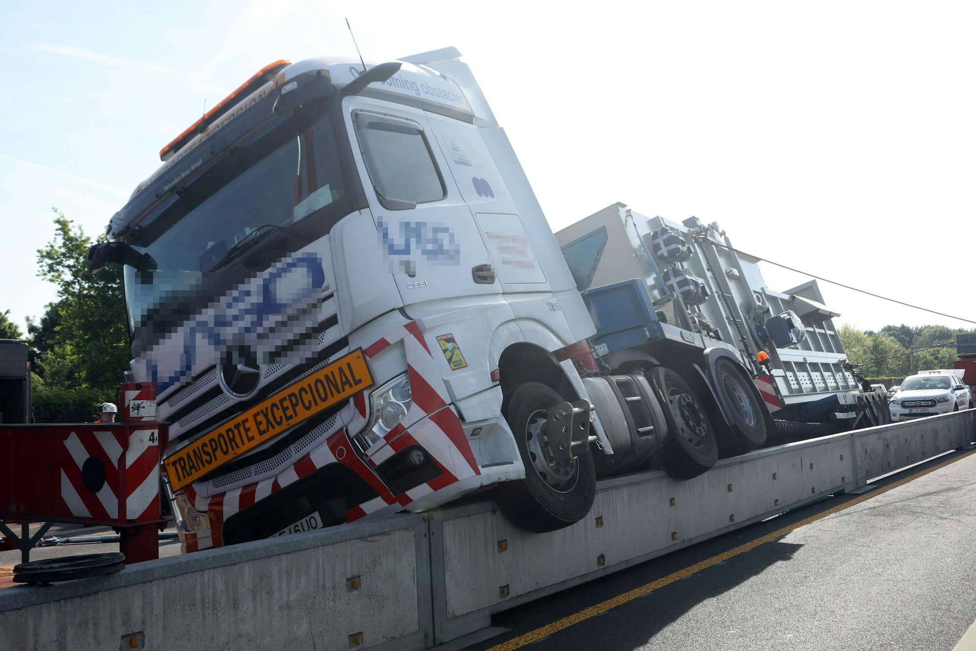 Auf der A4 kurz vor der Ausfahrt Klettenberg hat sich am Mittwoch (30. April 2025) ein Lkw-Unfall ereignet.