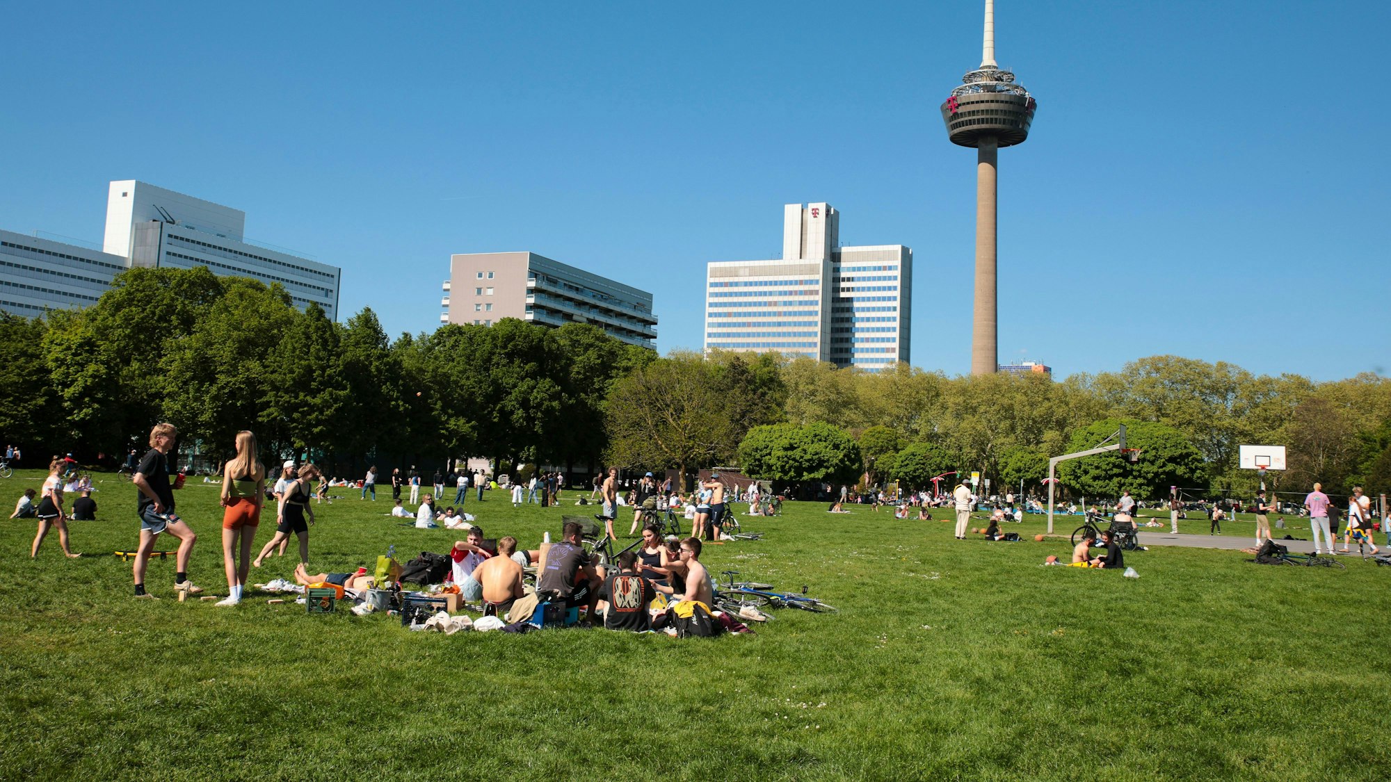 Wetter K ln Freut Sich Am 1 Mai Auf 30 Grad Dann Kommt Kaltfront Wetter K ln Freut Sich Am 1 Mai Auf 30 Grad Dann Kommt Kaltfront